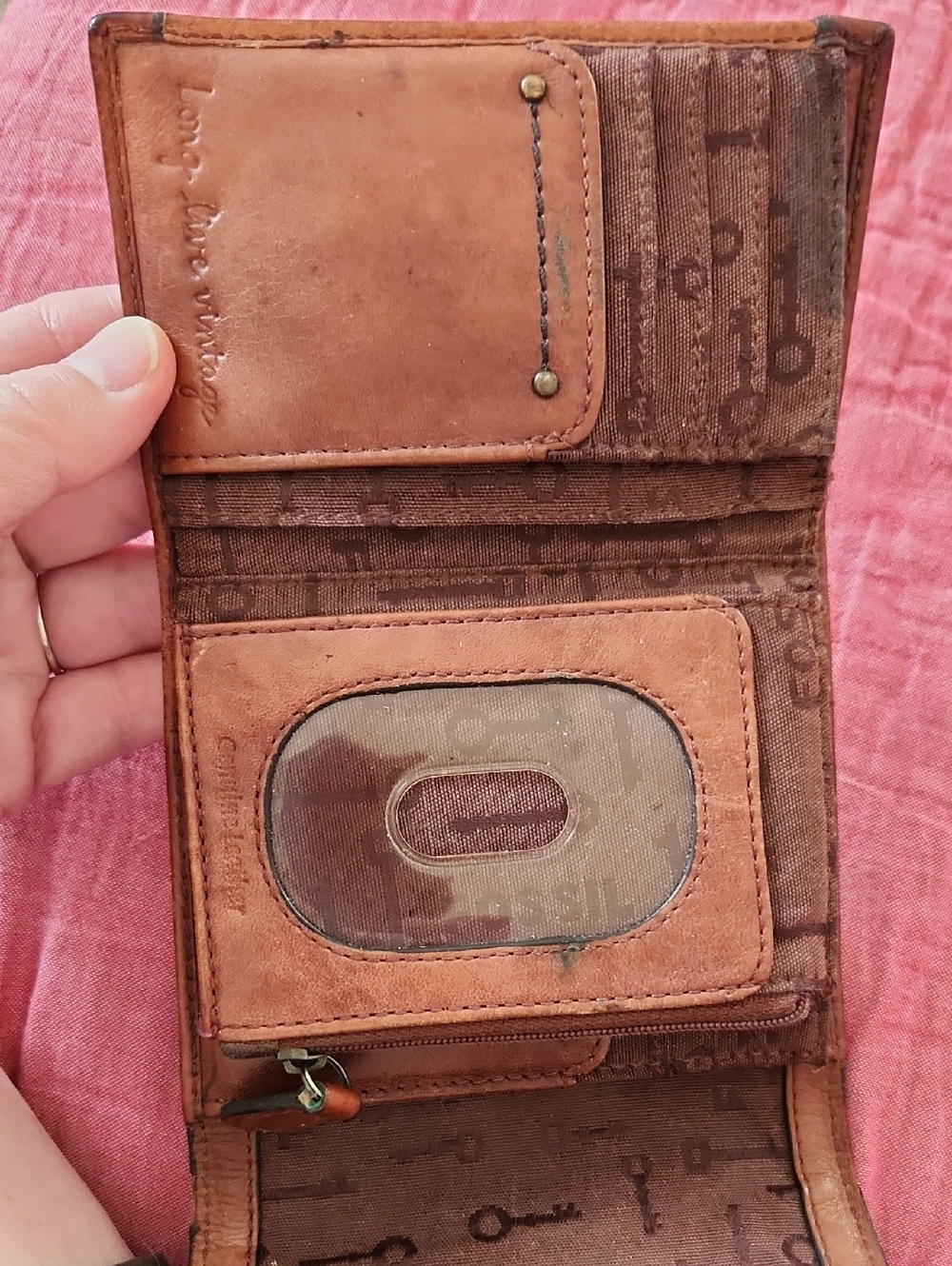 Vintage Classic Fossil Women's Tan & Brown Leather Compact Wallet - Picture 12 of 13